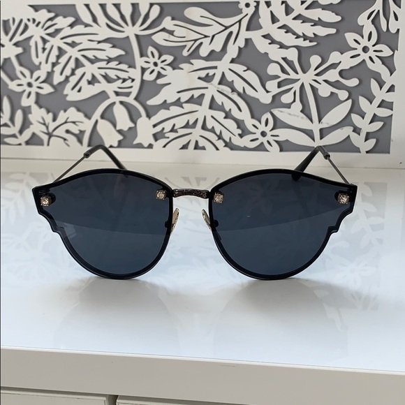 Accessories - Sunglasses